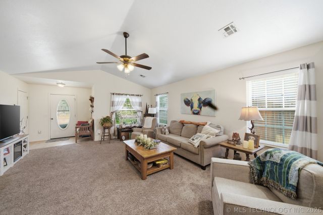 93 W Fairlane Place, Sapulpa, OK 74066