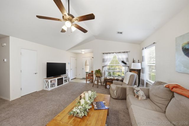 93 W Fairlane Place, Sapulpa, OK 74066