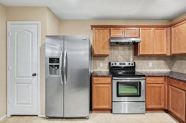 1865 Lynnwood Hills Drive, Fort Worth, TX 76112