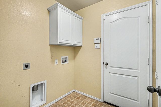 1865 Lynnwood Hills Drive, Fort Worth, TX 76112