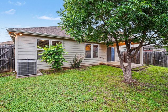 1865 Lynnwood Hills Drive, Fort Worth, TX 76112