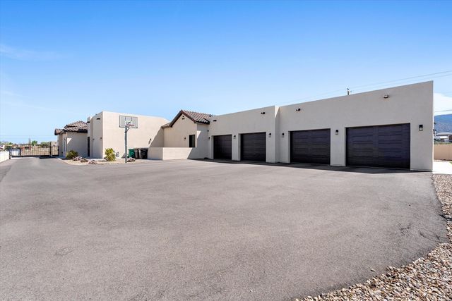 10310 Signal Avenue NE, Albuquerque, NM 87122