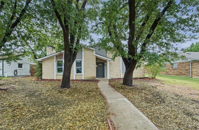 1882 Hillcrest Drive, Lewisville, TX 75077