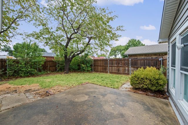 1882 Hillcrest Drive, Lewisville, TX 75077