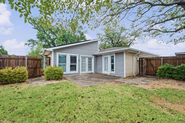 1882 Hillcrest Drive, Lewisville, TX 75077
