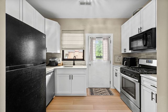5611 Elmer Street 202, Shadyside, PA 15232