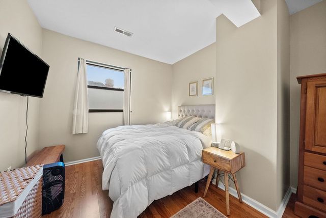 5611 Elmer Street 202, Shadyside, PA 15232