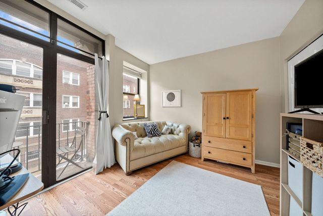 5611 Elmer Street 202, Shadyside, PA 15232