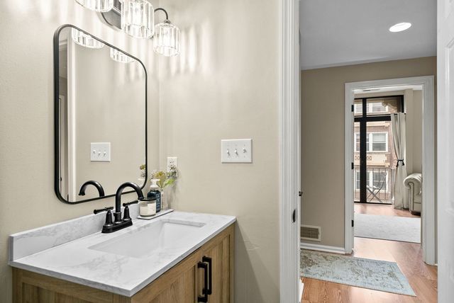 5611 Elmer Street 202, Shadyside, PA 15232