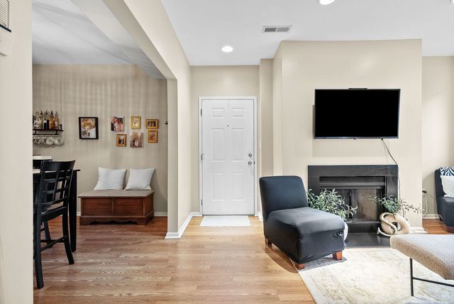 5611 Elmer Street 202, Shadyside, PA 15232