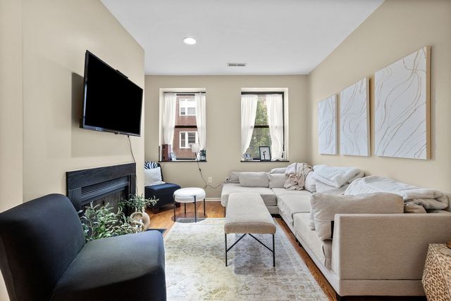 5611 Elmer Street 202, Shadyside, PA 15232