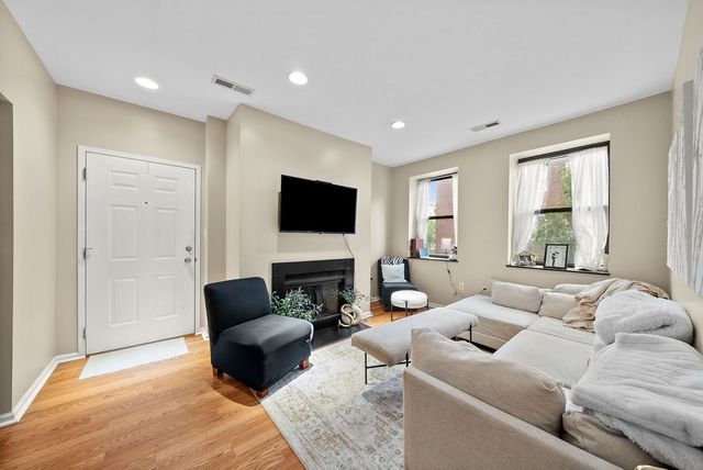 5611 Elmer Street 202, Shadyside, PA 15232