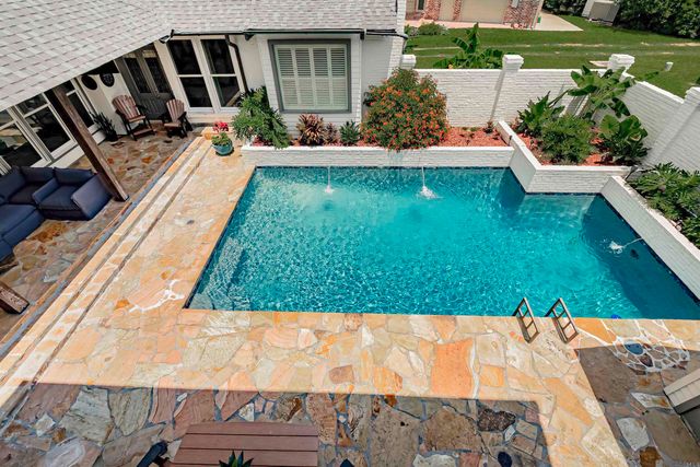 1605 Applewood Rd, Baton Rouge, LA 70808