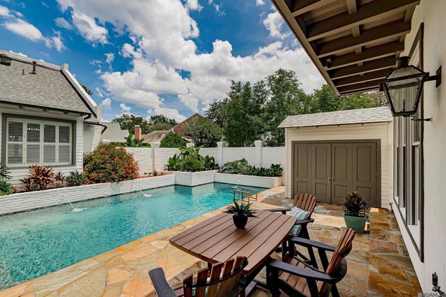 1605 Applewood Rd, Baton Rouge, LA 70808