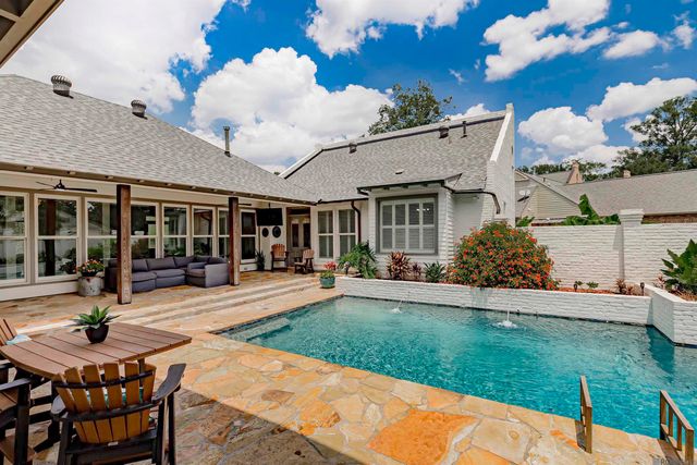 1605 Applewood Rd, Baton Rouge, LA 70808