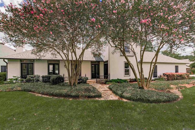 1605 Applewood Rd, Baton Rouge, LA 70808