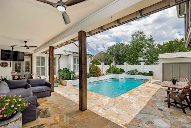 1605 Applewood Rd, Baton Rouge, LA 70808