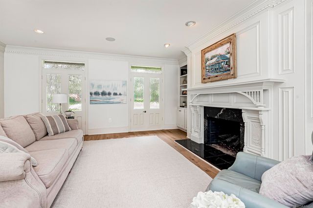 1605 Applewood Rd, Baton Rouge, LA 70808