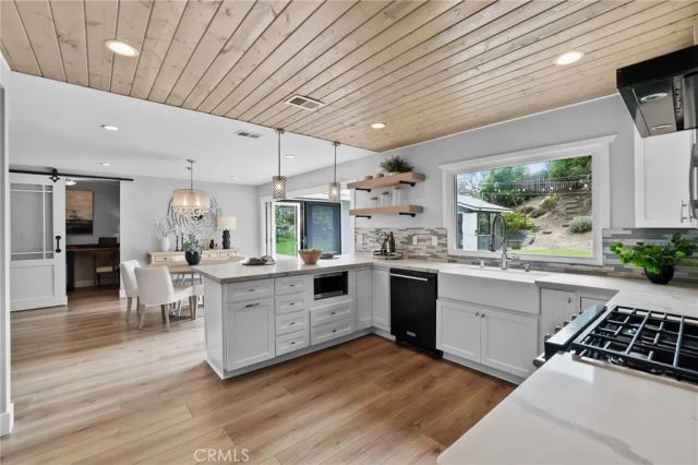 1807 Valencia, Carlsbad, CA 92008