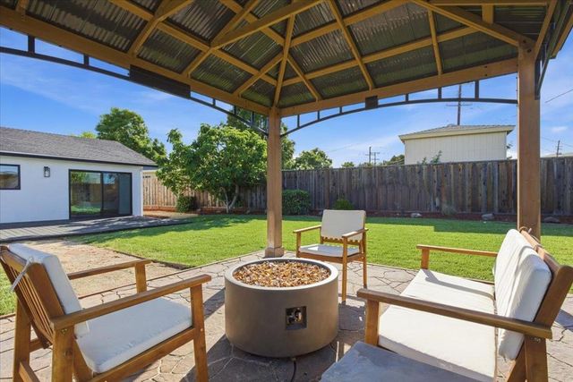 7947 Serena Court, Dublin, CA 94568