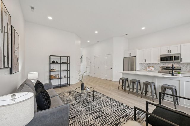 92 E Innis Avenue, Columbus, OH 43207