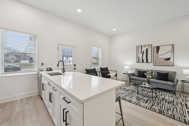 92 E Innis Avenue, Columbus, OH 43207