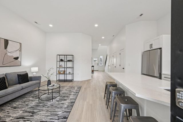 92 E Innis Avenue, Columbus, OH 43207