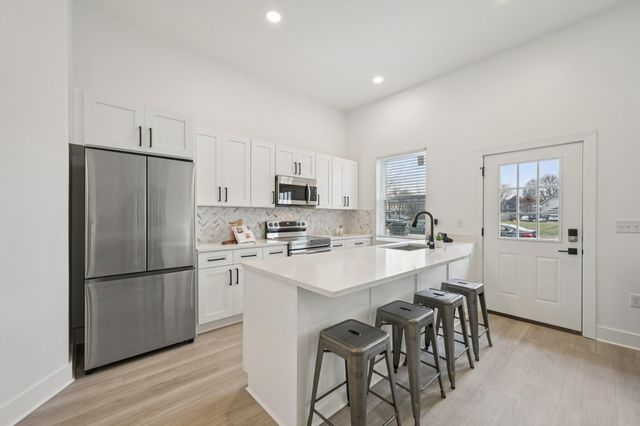 92 E Innis Avenue, Columbus, OH 43207