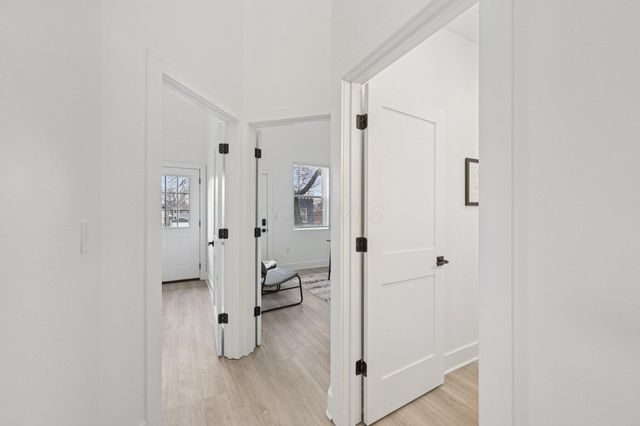 92 E Innis Avenue, Columbus, OH 43207