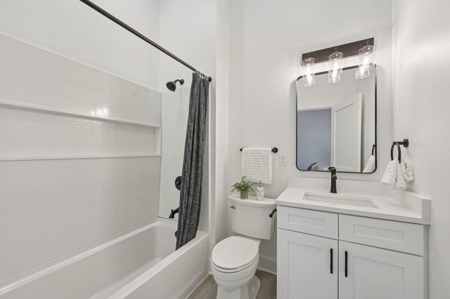 92 E Innis Avenue, Columbus, OH 43207