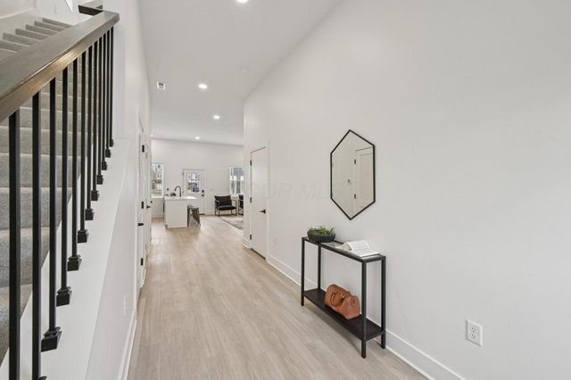 92 E Innis Avenue, Columbus, OH 43207