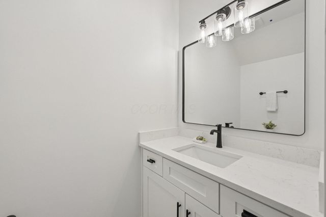 92 E Innis Avenue, Columbus, OH 43207