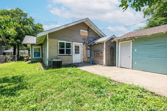 1323 S Lake Street, Fort Worth, TX 76104