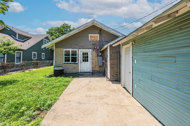 1323 S Lake Street, Fort Worth, TX 76104