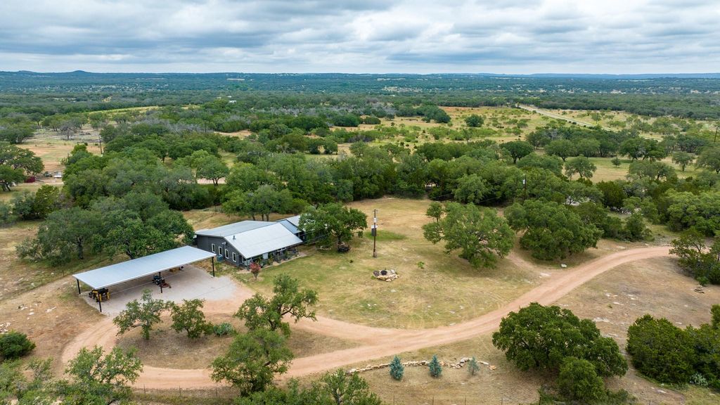 713 Ranch Road 1320, Johnson City, TX 78636