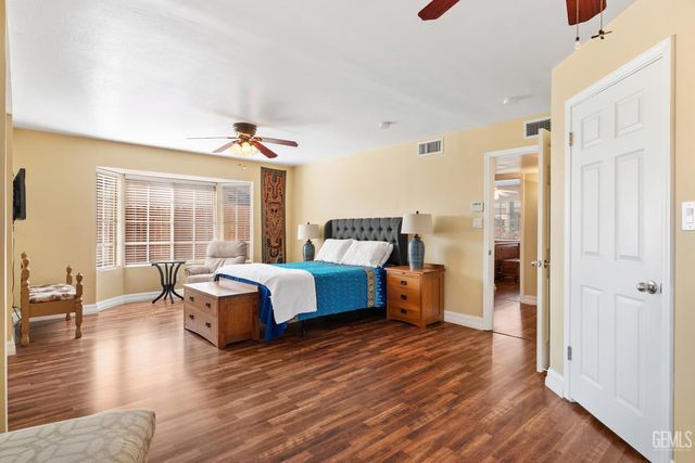 200 El Tovar Court, Bakersfield, CA 93309