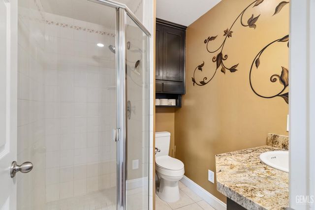 200 El Tovar Court, Bakersfield, CA 93309