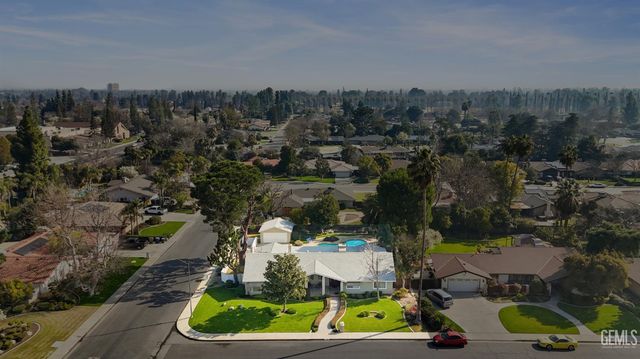 200 El Tovar Court, Bakersfield, CA 93309