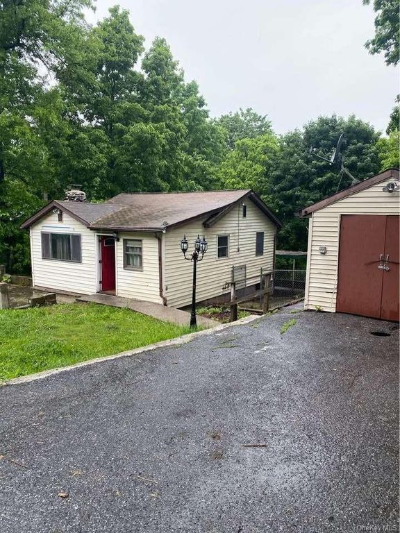 32 Cedar Trail, Monroe, NY 10950