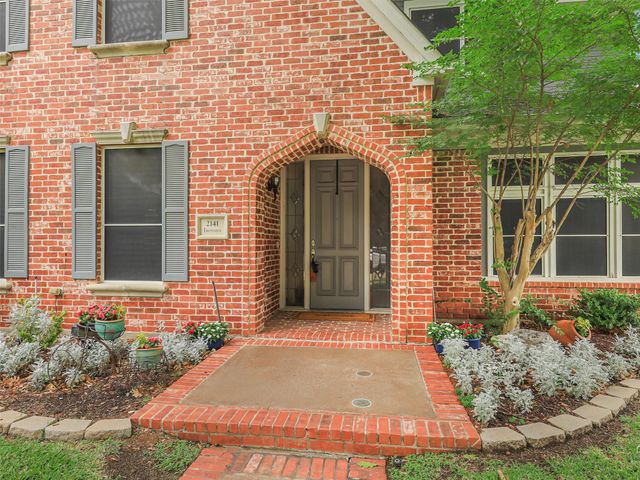 2141 Ironside Drive, Plano, TX 75075