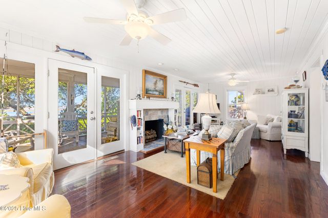 460 N Anderson Boulevard, Holly Ridge, NC 28445