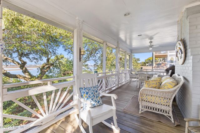 460 N Anderson Boulevard, Holly Ridge, NC 28445