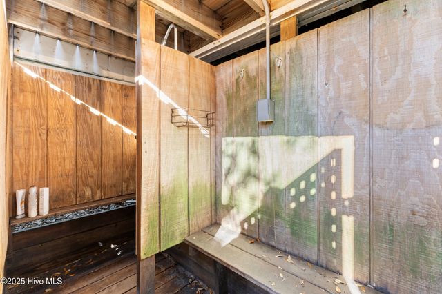 460 N Anderson Boulevard, Holly Ridge, NC 28445