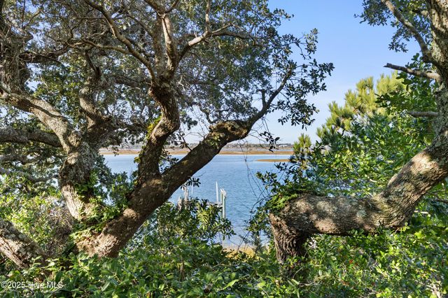 460 N Anderson Boulevard, Holly Ridge, NC 28445