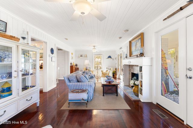 460 N Anderson Boulevard, Holly Ridge, NC 28445