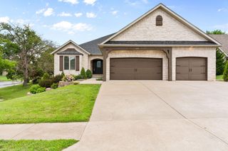 1303 East Eaglegate Parkway, Springfield, MO 65804