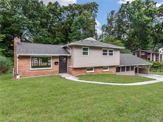 1102 Grand Avenue, Edwardsville, IL 62025