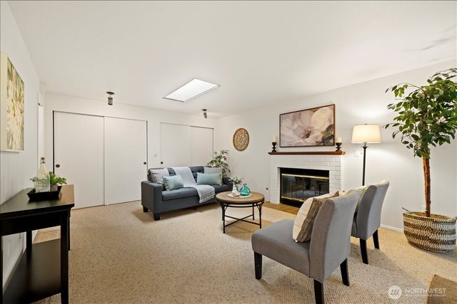 24848 13th Avenue S, Des Moines, WA 98198