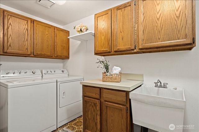 24848 13th Avenue S, Des Moines, WA 98198