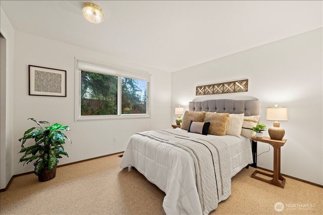 24848 13th Avenue S, Des Moines, WA 98198